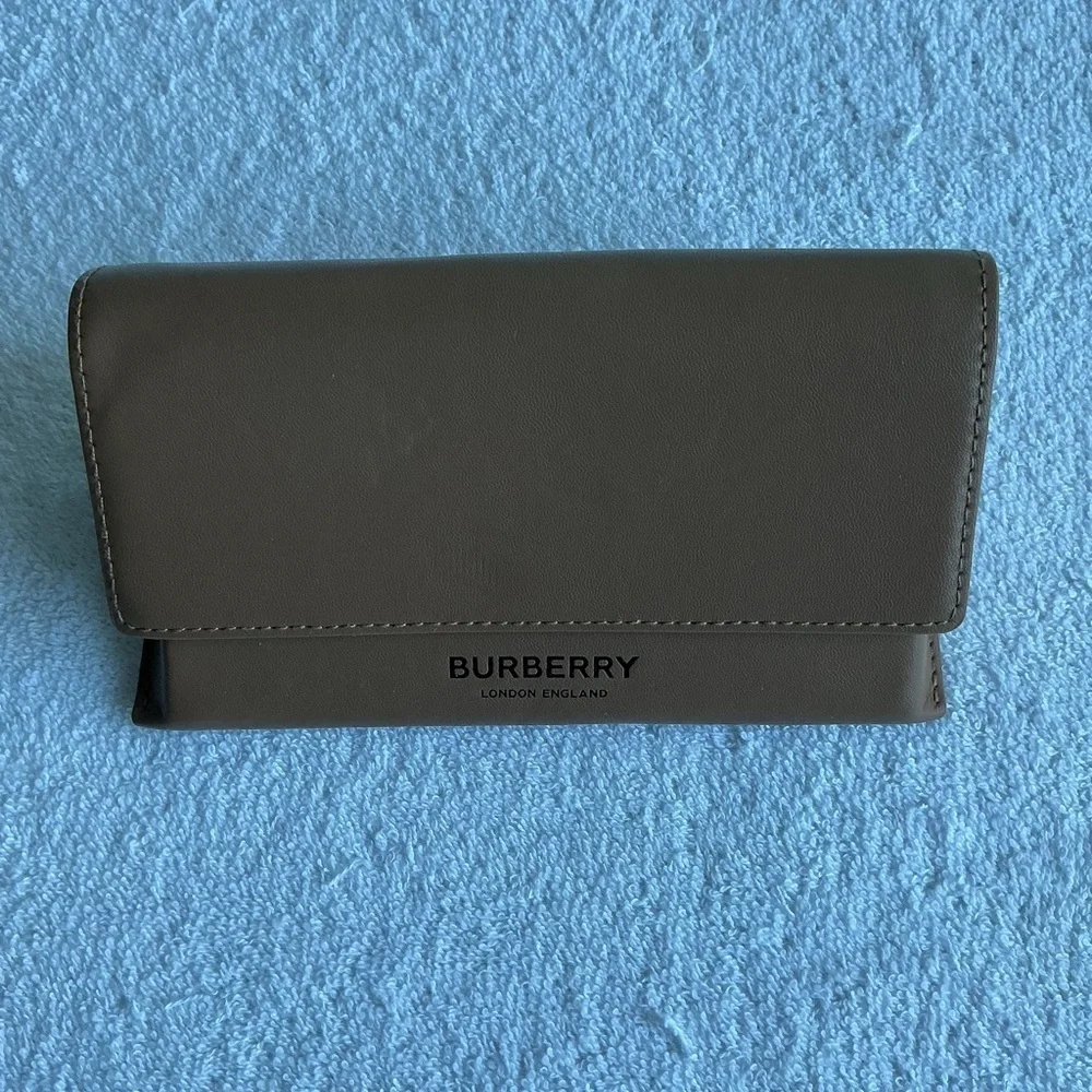 Burberry brown magnetic triangle sunglasses case